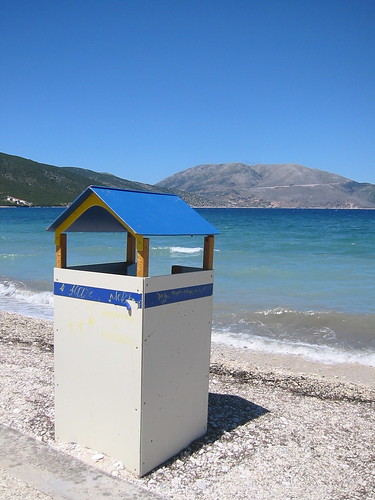change hut on Sami beach